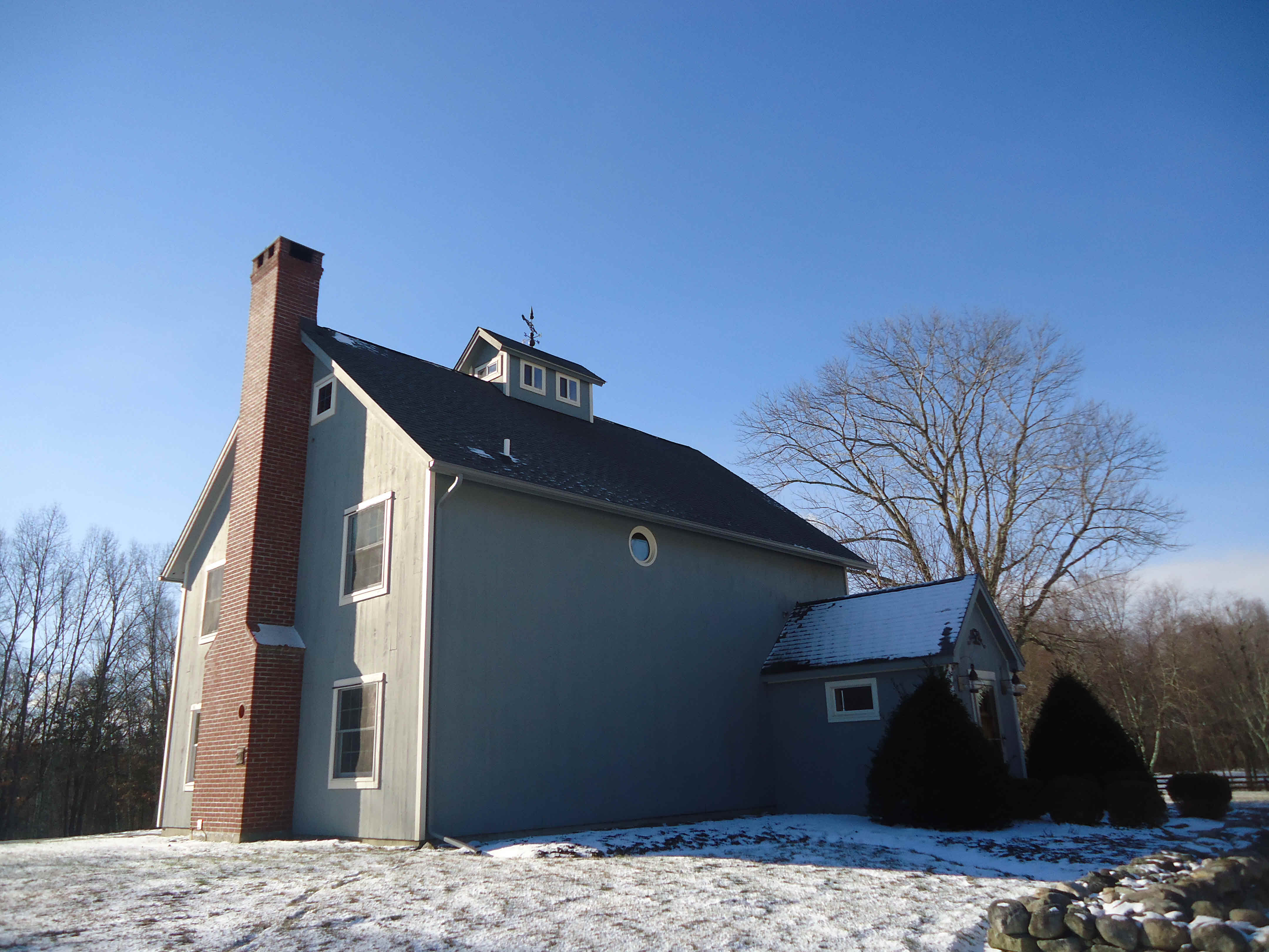 Building photograph for 10 HENRY SANFORD RD